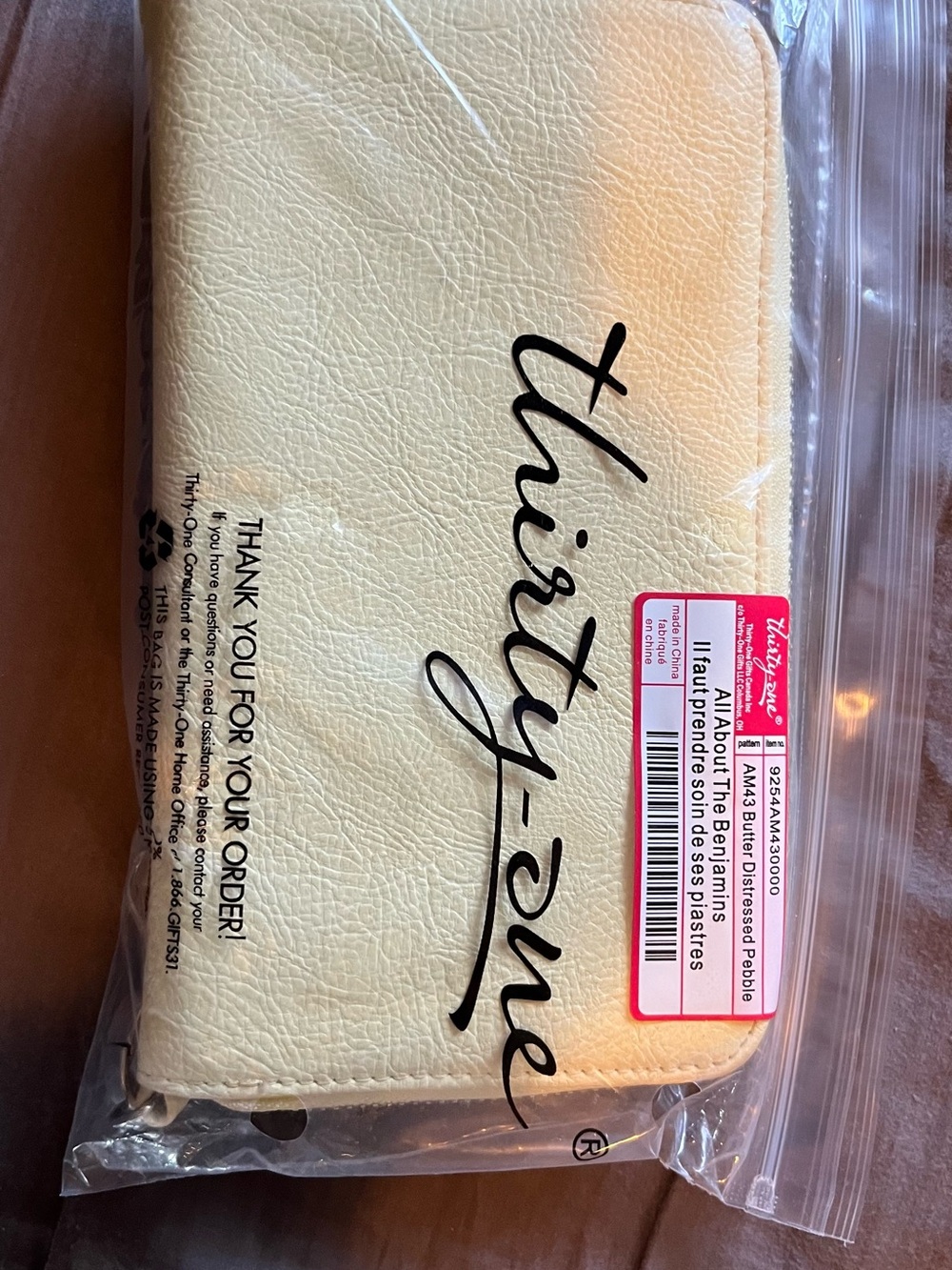 thirty-one Cream Zip Card & Key Holder